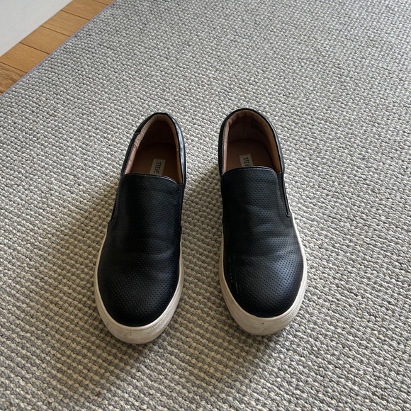 Steve Madden Sneakers - Picture 6 of 6